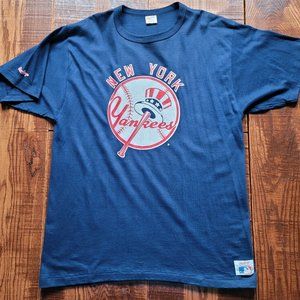 MOVING SALE! Vintage NY Yankees Rawlings T Shirt XL Pre Shrunk Cotton USA 1980s